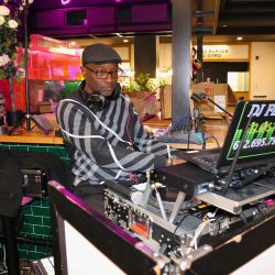 a25cd1df-c6a7-4071-b4e8-07a298540188